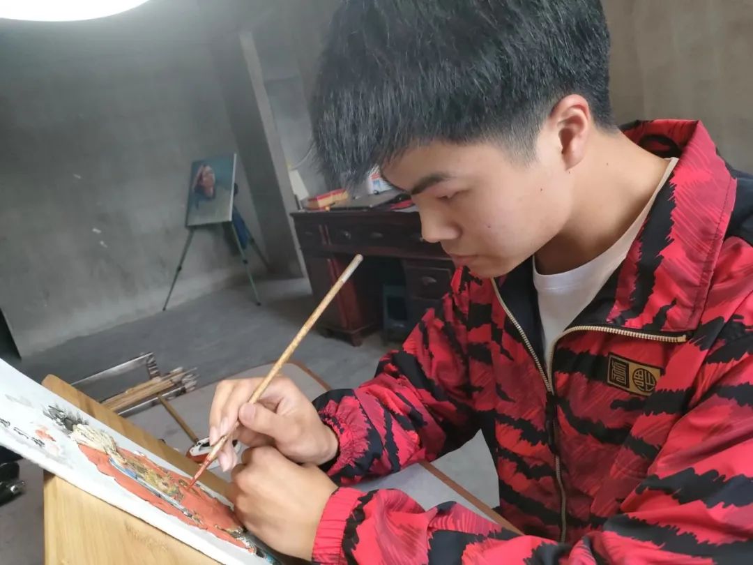 年轻“守”艺人 | 汪之伟：爱琢磨“泥巴”的00后