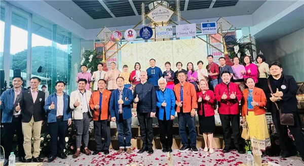 景德镇陶瓷文化国际交流中心组织我市陶瓷艺术家参与泰国清迈首届国际兰纳博览会